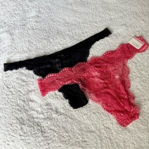 Gilligan & O’Malley Black and Coral Lace Thongs (NWOT)